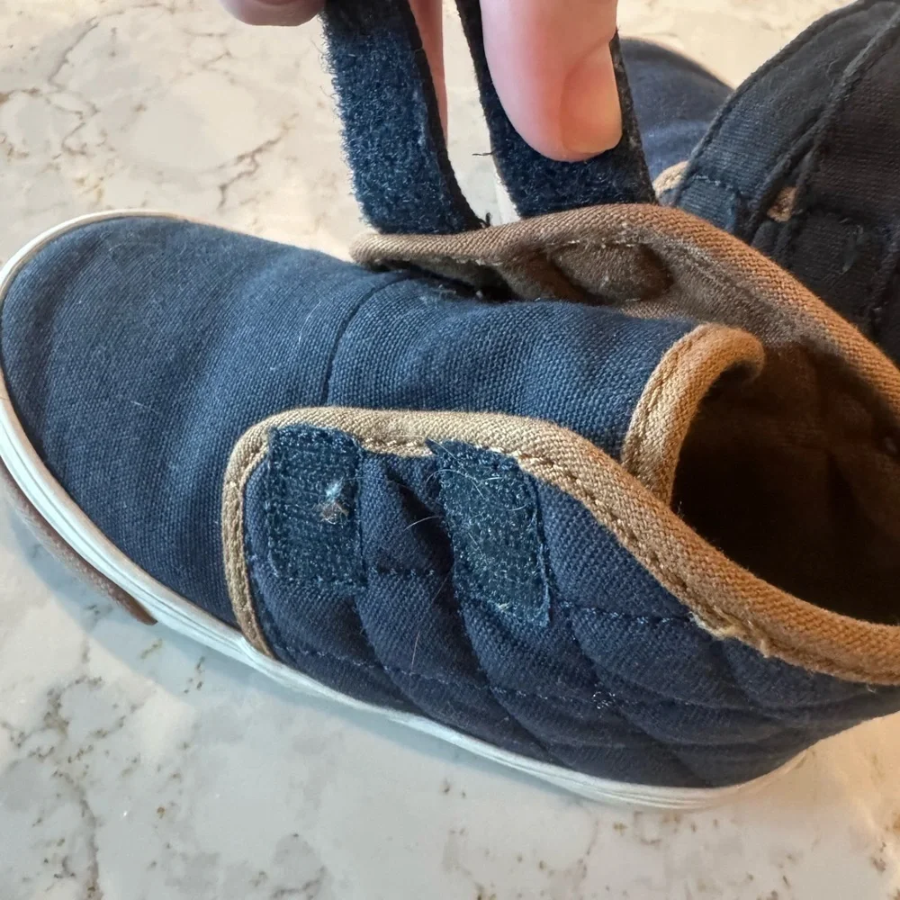 Old Navy size 6 Blue and Brown Kids Shoes